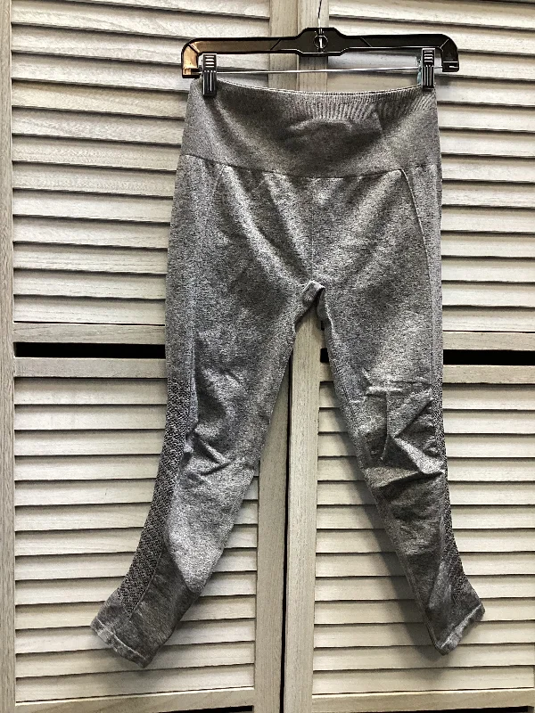 Athletic Leggings Capris By Fabletics In Grey, Size: M